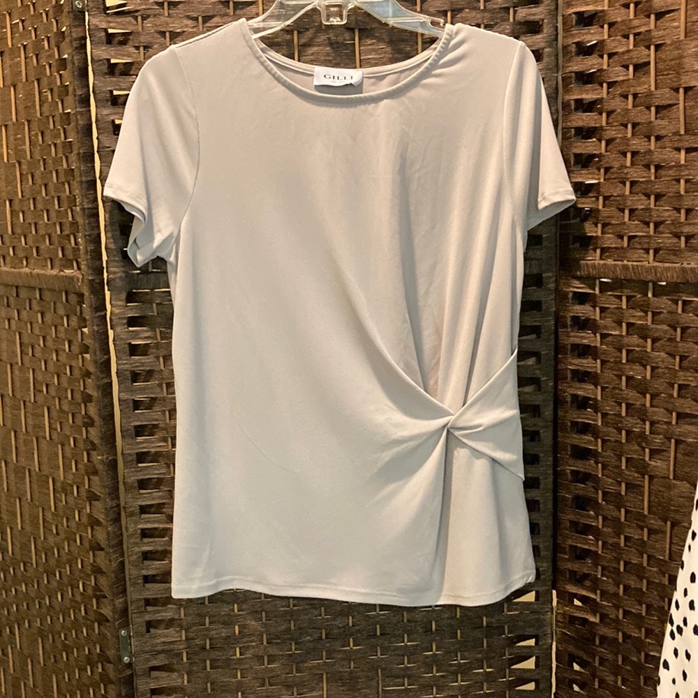 NWT GILLI Side Twist Top Size S